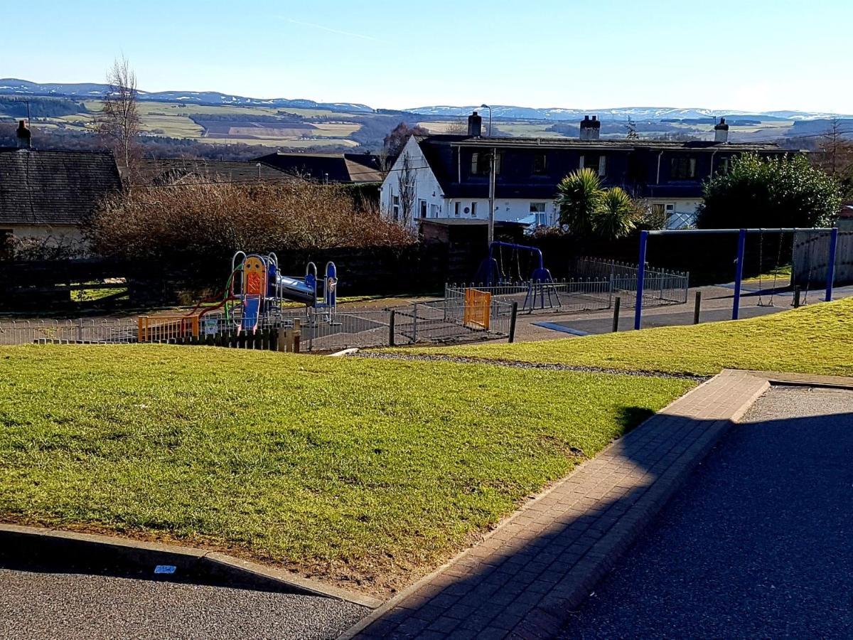 Hill View 2 Bedroom Free Parking Apartment Inverness
