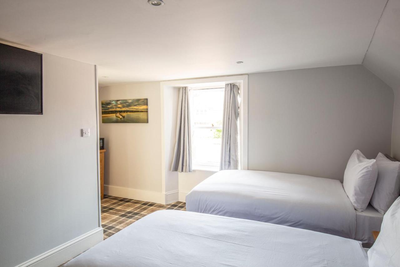Hotel Crown Court 3*