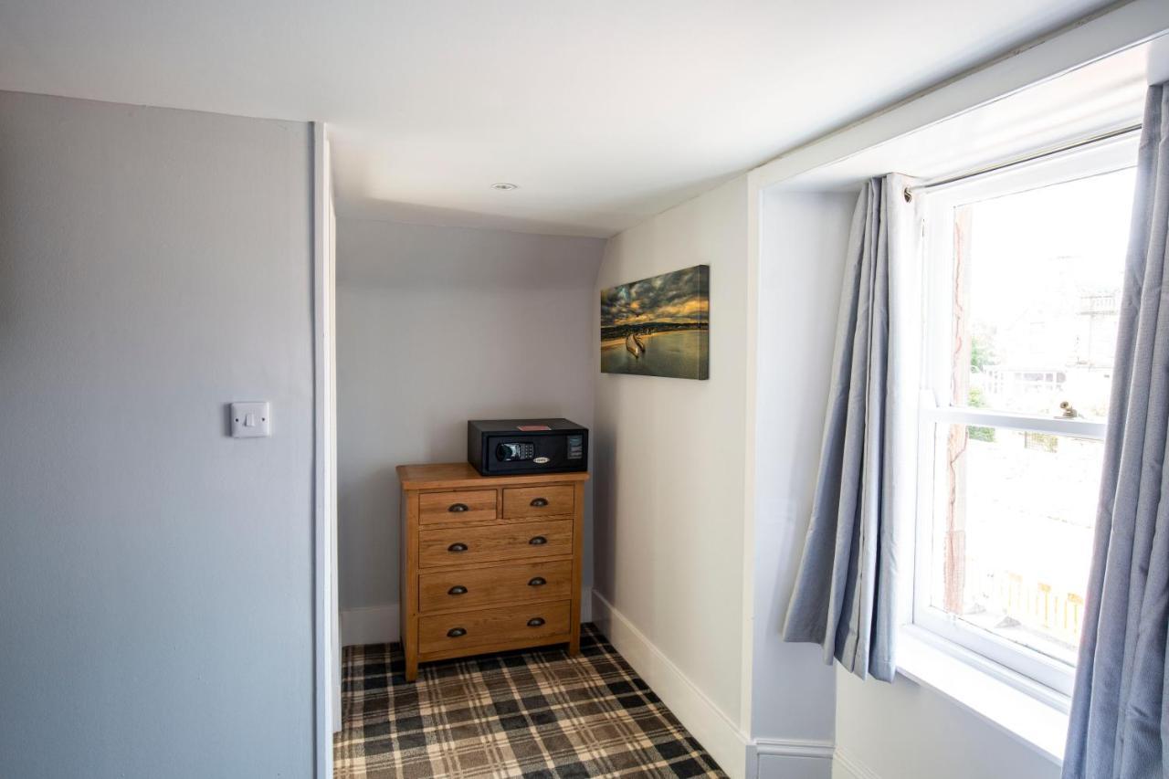 Hotel Crown Court 3*