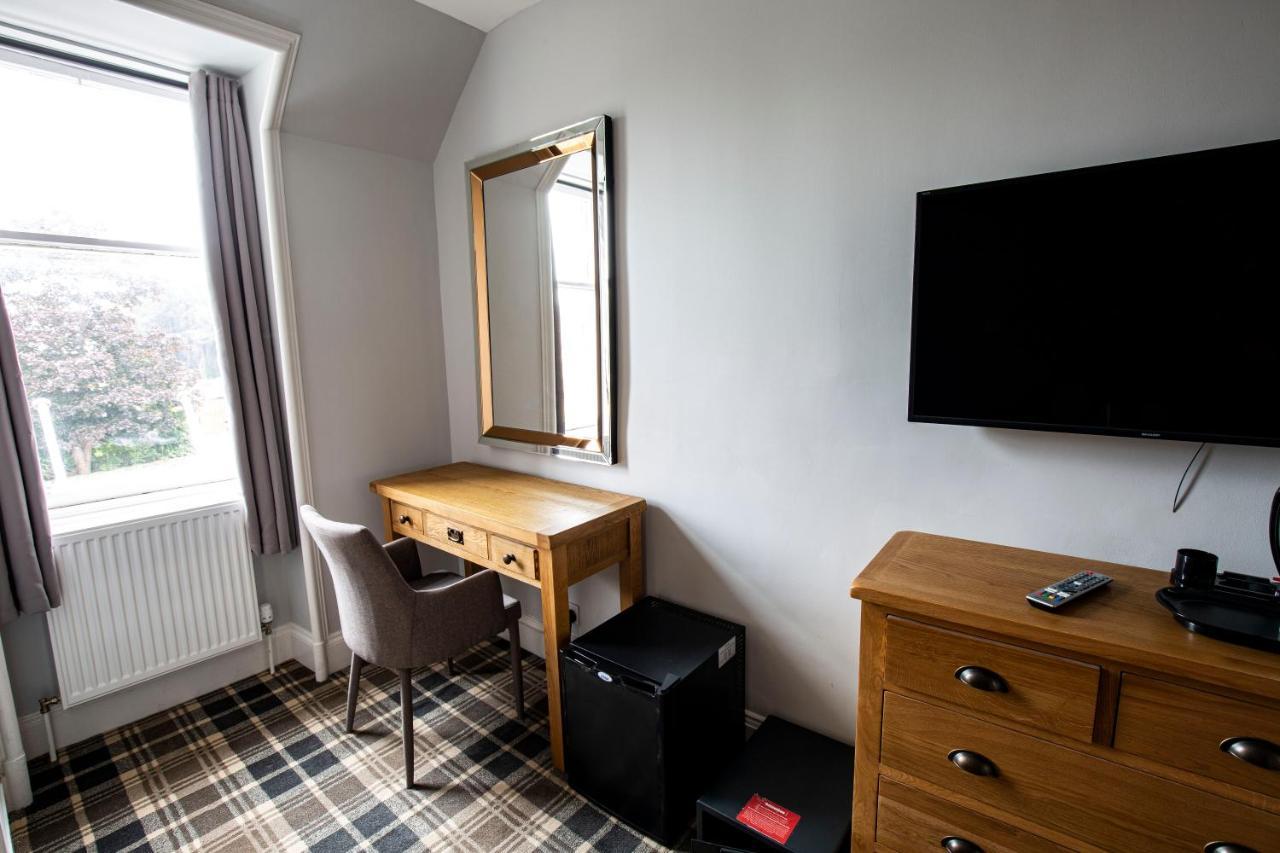 Hotel Crown Court 3*