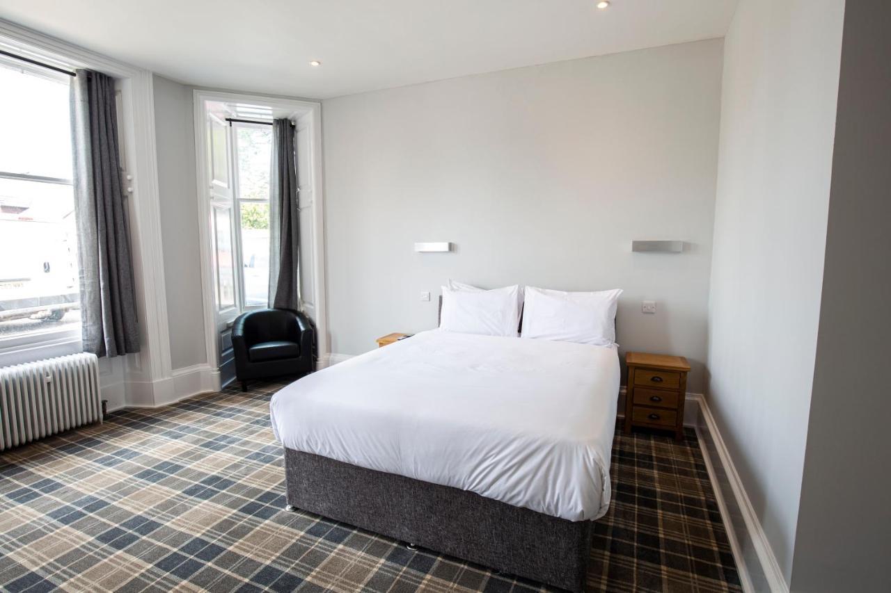 Hotel Crown Court 3*