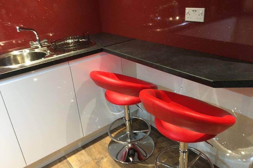 Modern 1 Bedroom Apartment