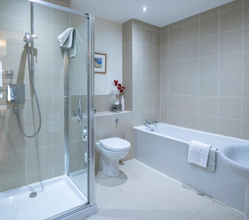 Inverness City Suites Apartment *