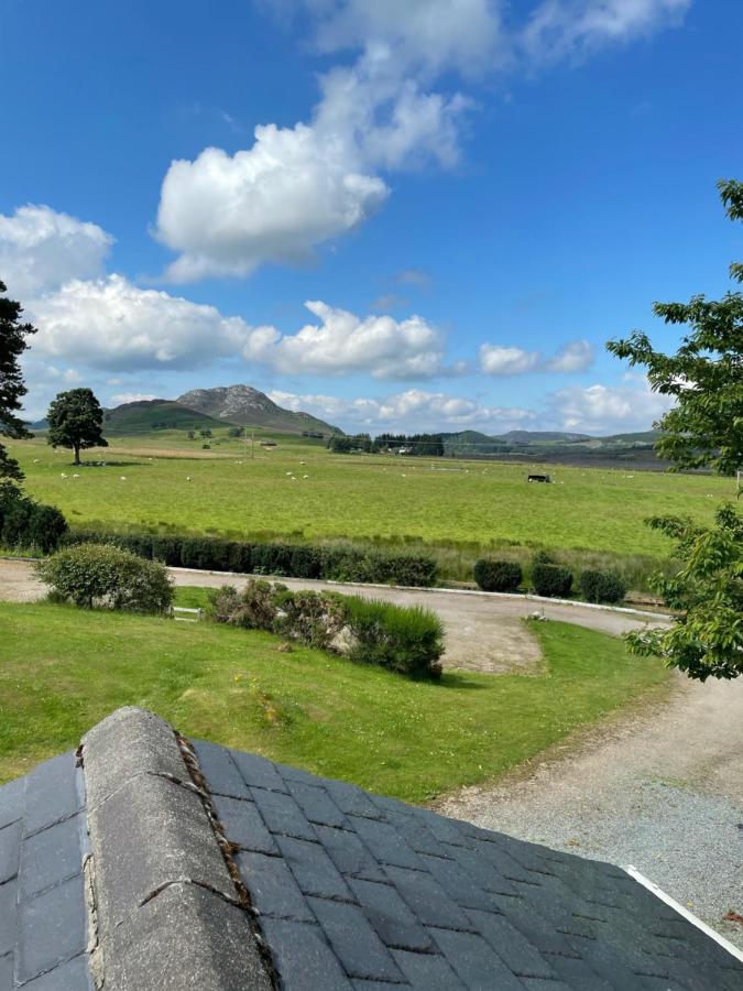 The Steadings, At The Grouse & Trout 3*