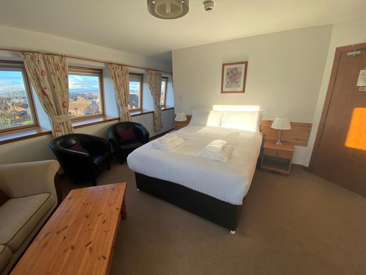 Hotel Smithton 2*