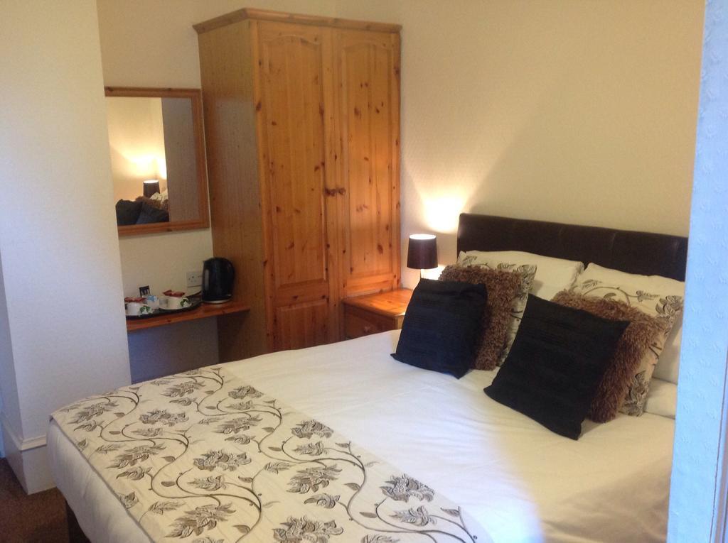 Royston 4*