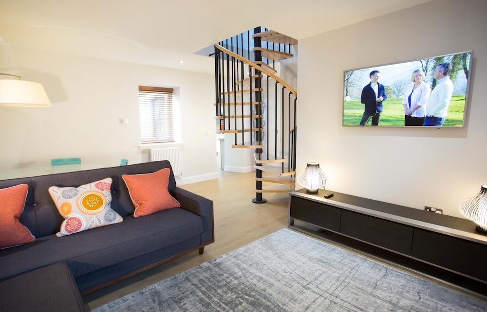 The Glenmoriston Townhouse Hotel