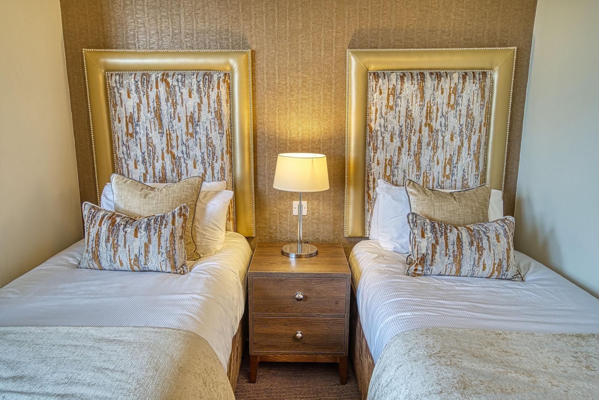 Western Palace & 4* Inverness