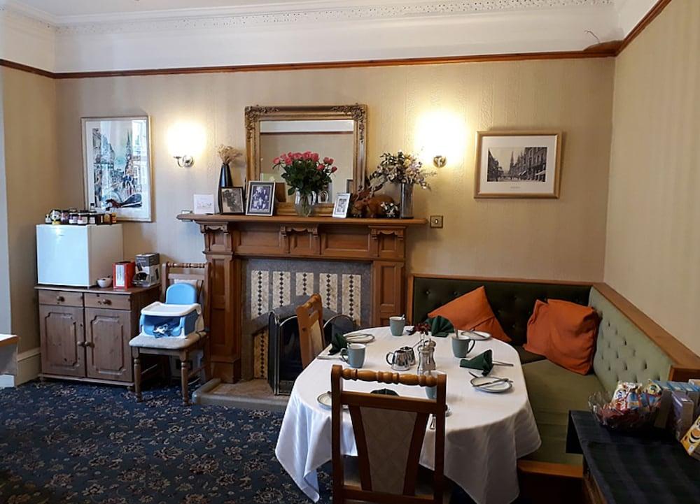 Cedar Bed & Breakfast 3*