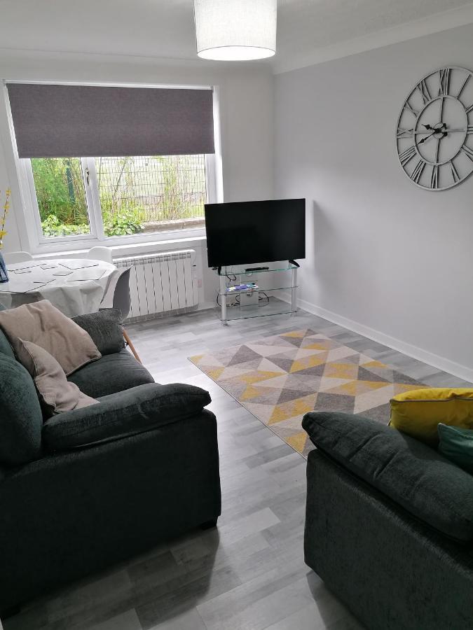 Station Apartment *