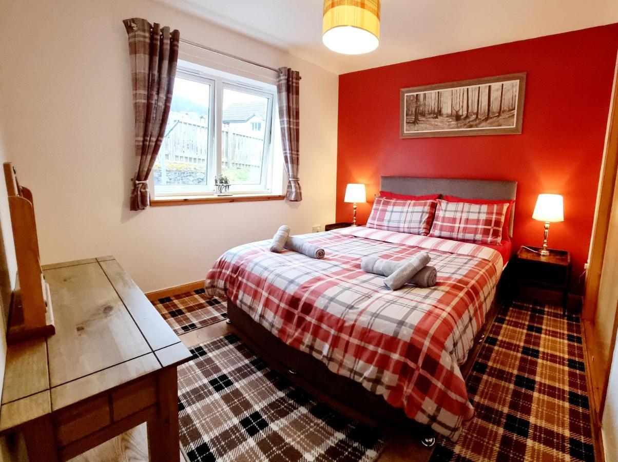 Hill View 2 Bedroom Free Parking Apartment