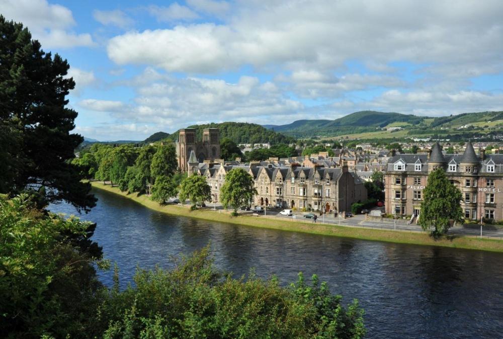 Inverness City Apartment *