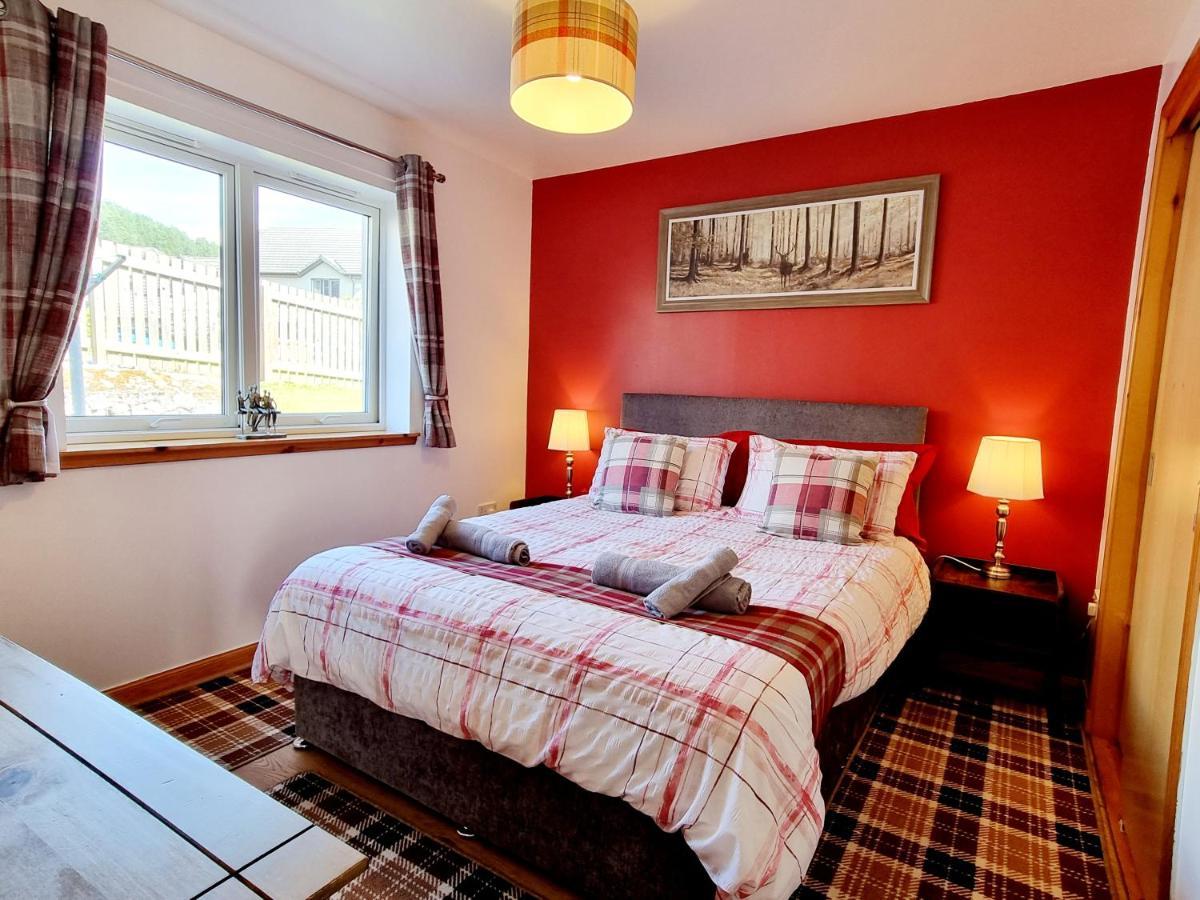 Hill View 2 Bedroom Free Parking Apartment *