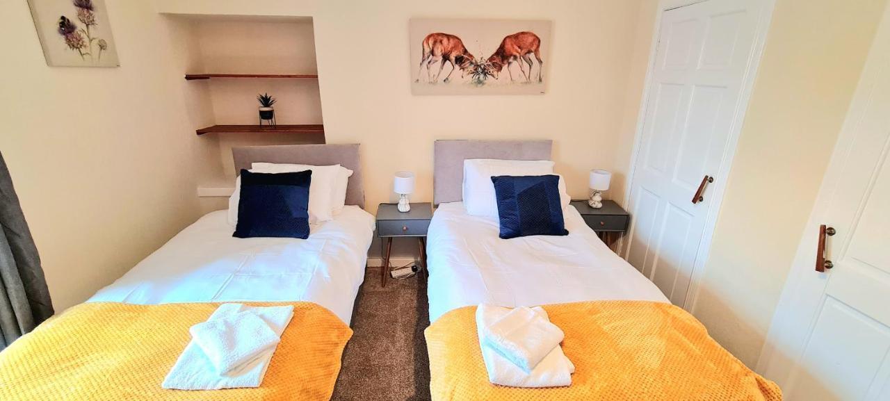 Casa de hóspedes Mystayinn - Five Star Amenities - Free Parking - Central - Complimentary Snacks Inverness