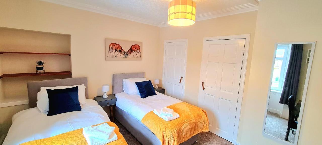 Casa de hóspedes Mystayinn - Five Star Amenities - Free Parking - Central - Complimentary Snacks Inverness