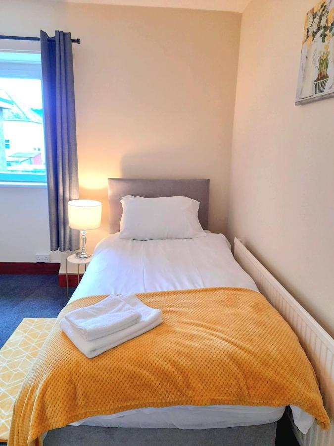 Casa de hóspedes Mystayinn - Five Star Amenities - Free Parking - Central - Complimentary Snacks Inverness