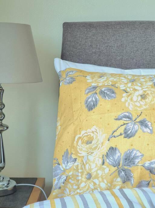 Apartment Two Bed With Free Parking In *