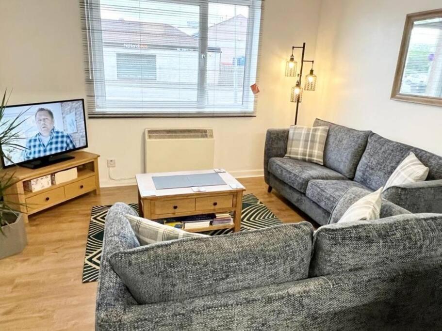 Two Bed With Free Parking In Apartment Inverness