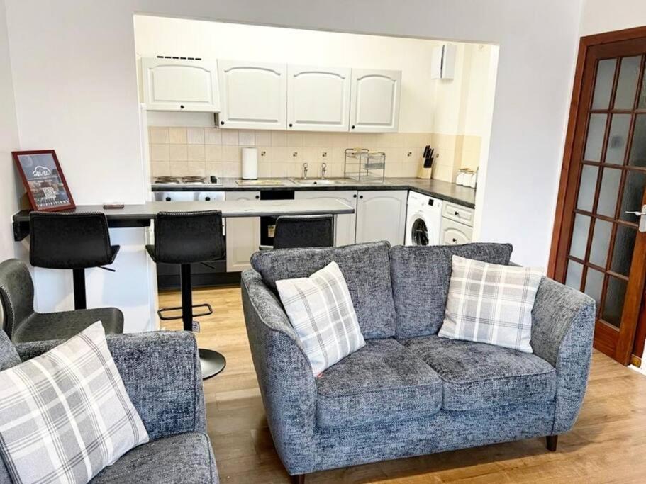 Two Bed With Free Parking In * Inverness