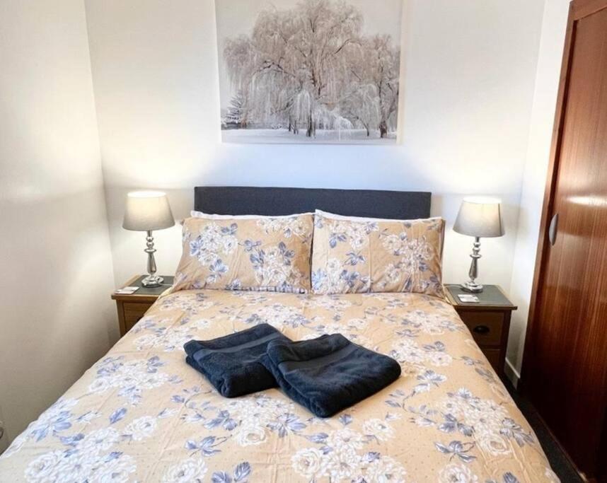 Two Bed With Free Parking In