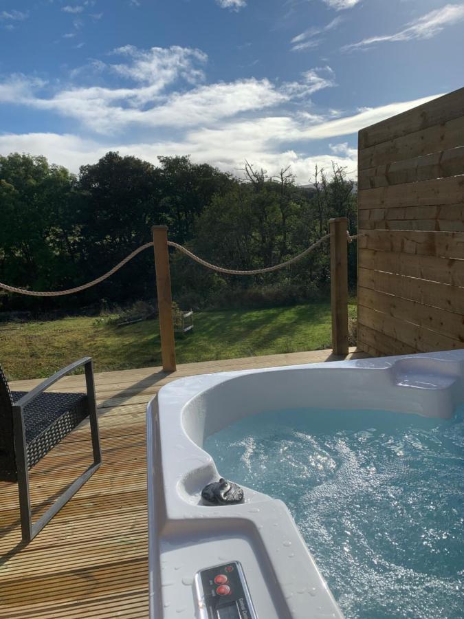 Campsite River Huts, Highland River Retreat With Hot Tub Inverness