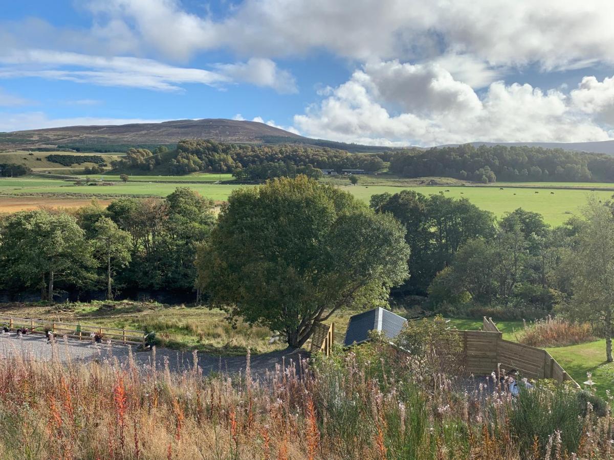 Campsite River Huts, Highland River Retreat With Hot Tub Inverness