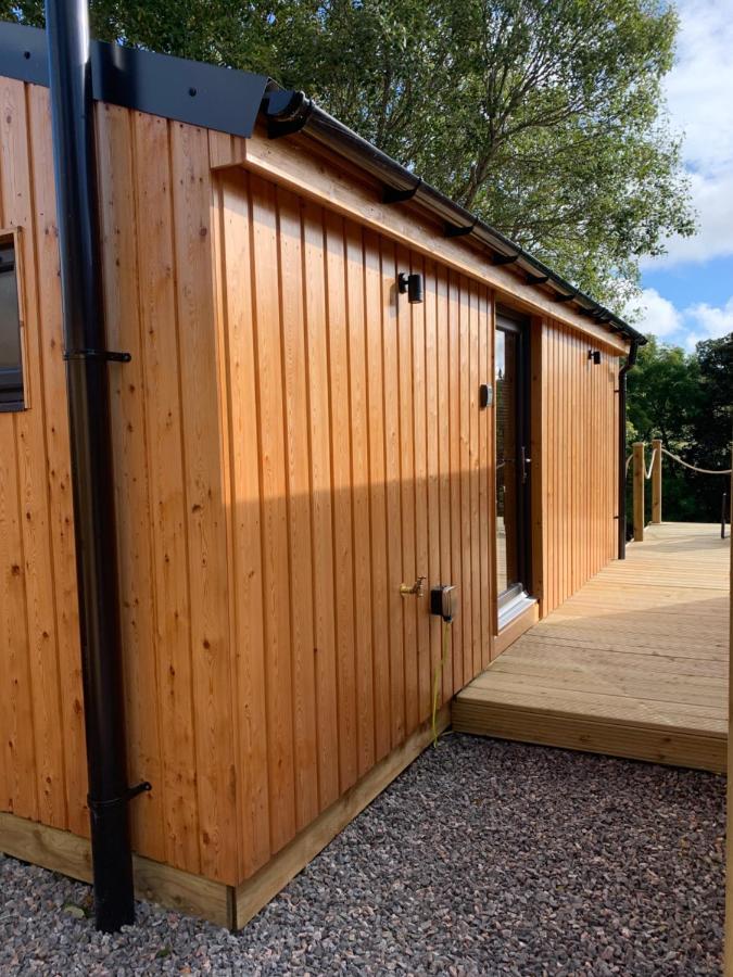 River Huts, Highland River Retreat With Hot Tub Campsite Inverness