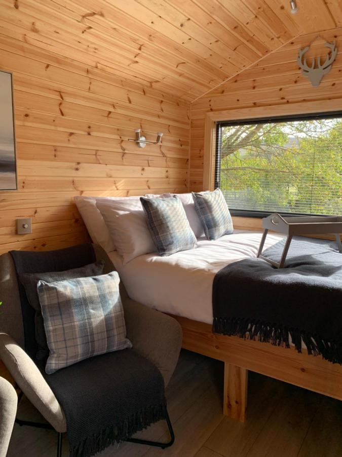 River Huts, Highland River Retreat With Hot Tub Campsite Inverness