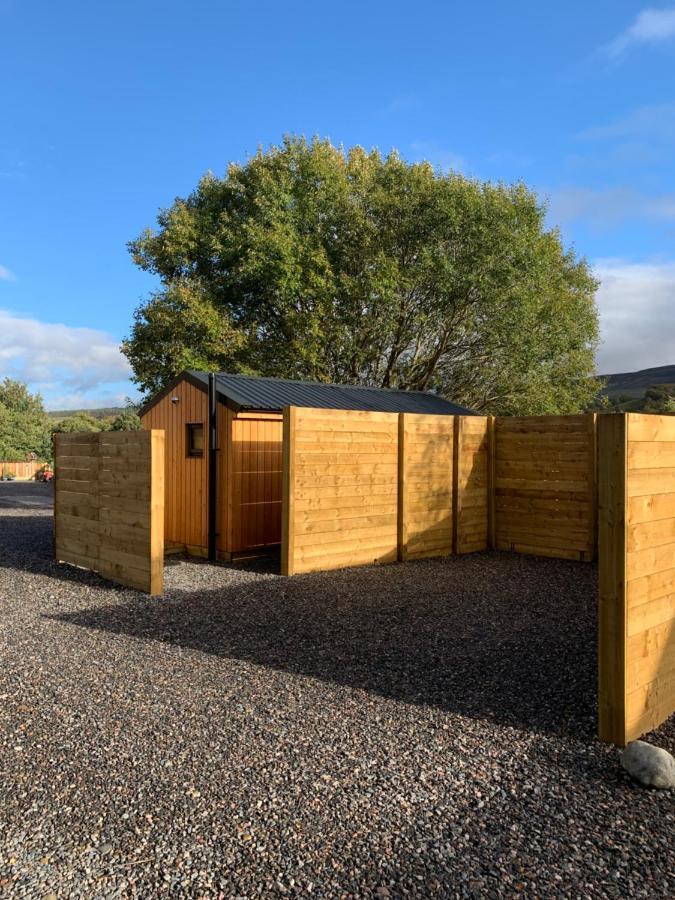River Huts, Highland River Retreat With Hot Tub