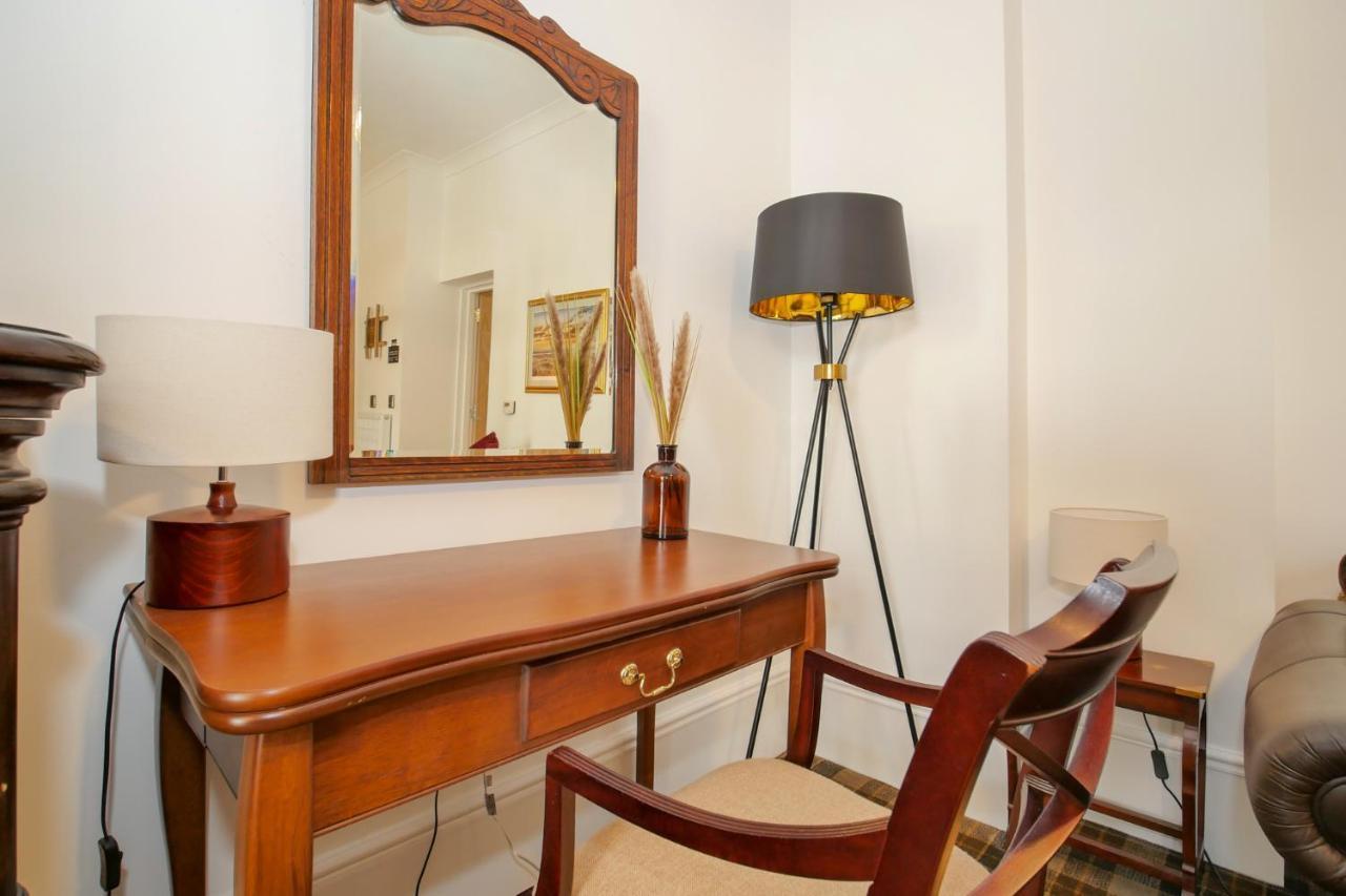 Redcliffe Hotel