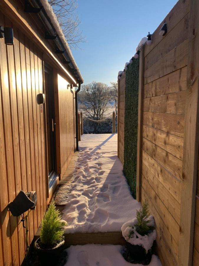 River Huts, Highland River Retreat With Hot Tub Campsite