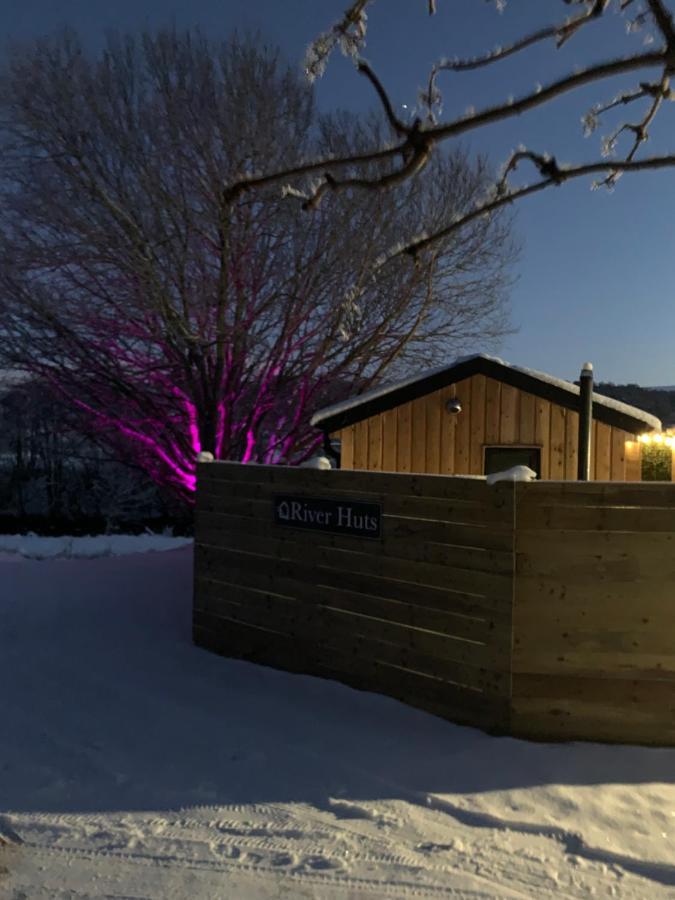 River Huts, Highland River Retreat With Hot Tub *