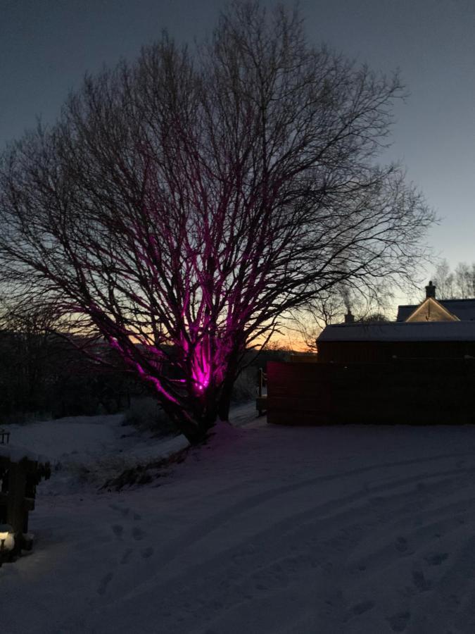 Campsite River Huts, Highland River Retreat With Hot Tub Inverness