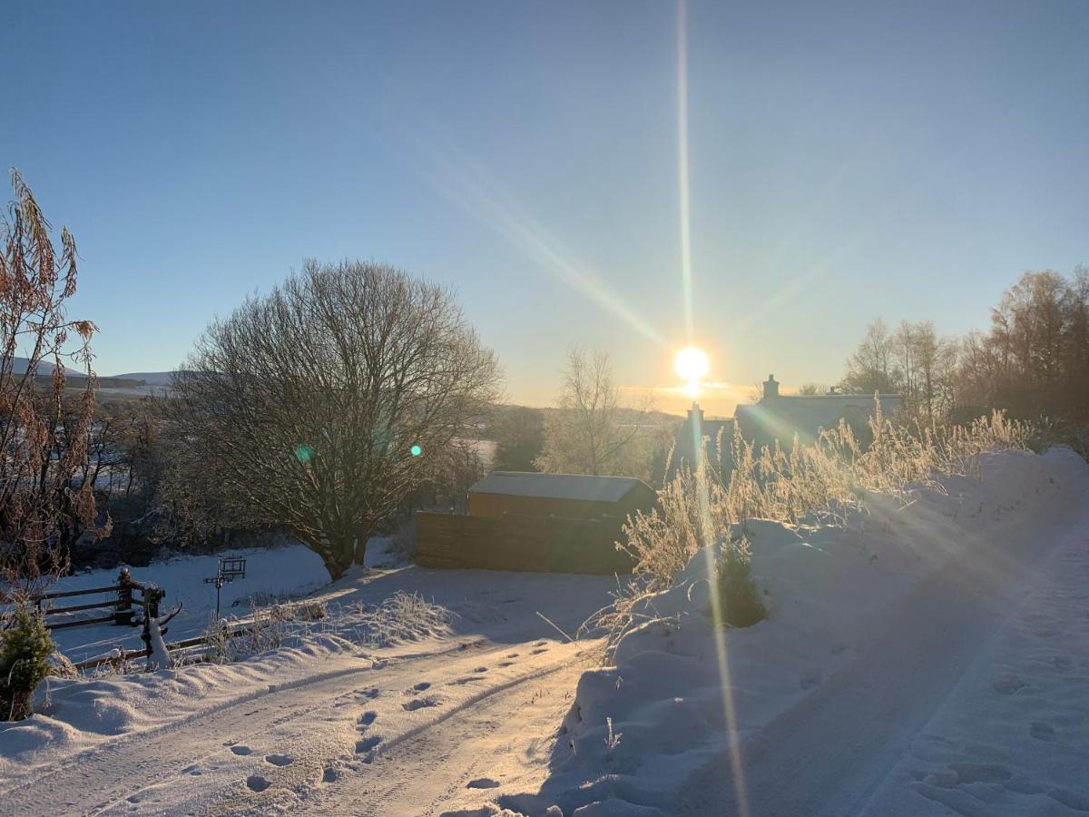 River Huts, Highland River Retreat With Hot Tub Campsite Inverness