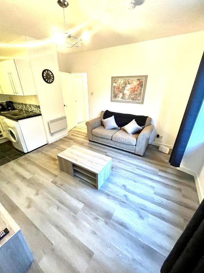 Stephen's Street Apartment, Centre *