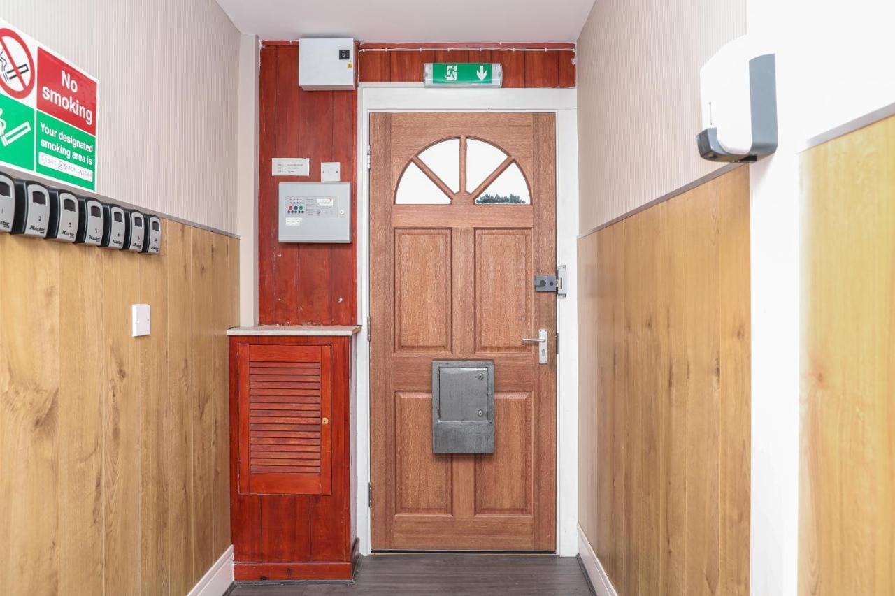 Casa de hóspedes Mystayinn - Five Star Amenities - Free Parking - Central - Complimentary Snacks Inverness