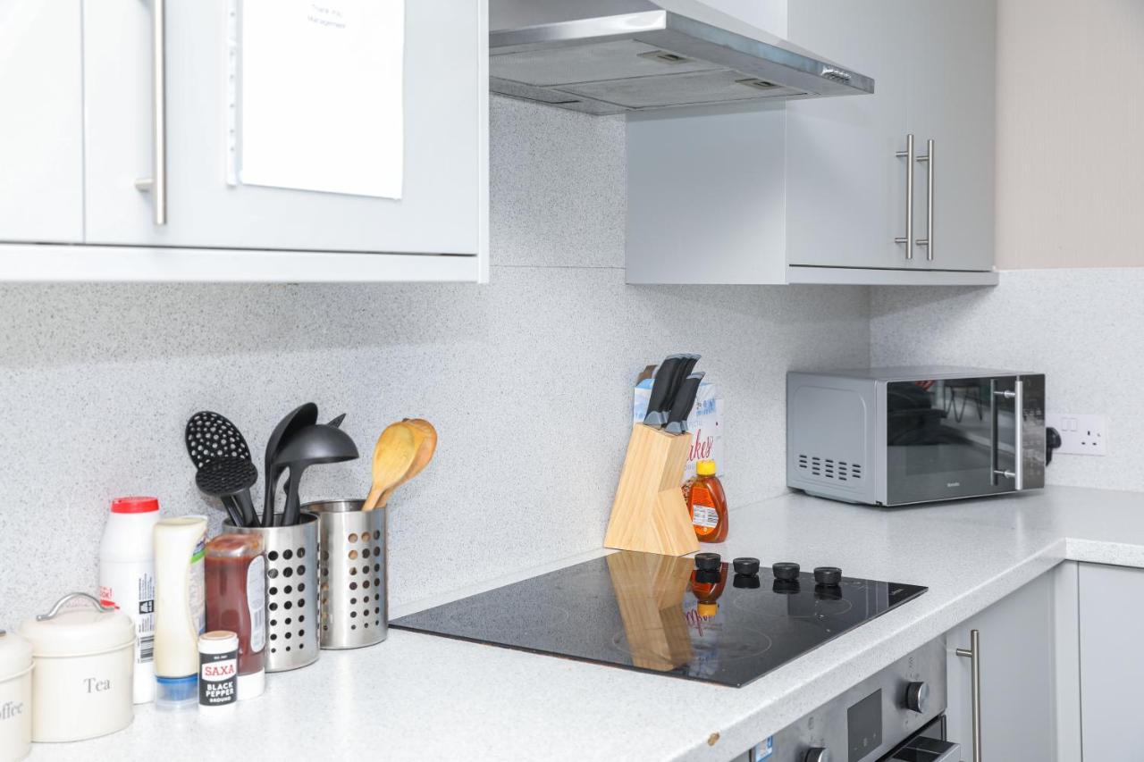 Casa de hóspedes Mystayinn - Five Star Amenities - Free Parking - Central - Complimentary Snacks Inverness