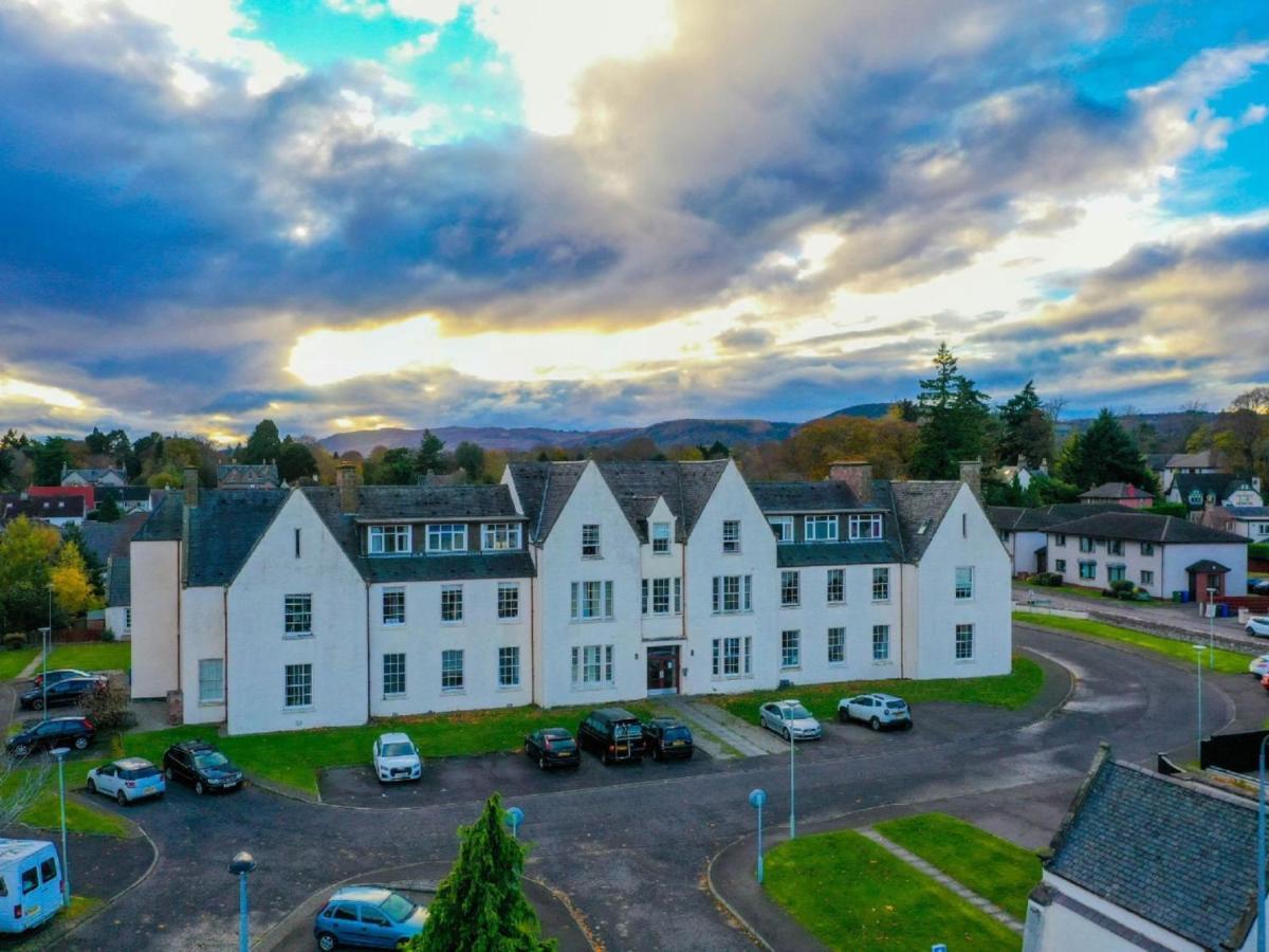 Apartment Old Edinburgh Court By Interhome *