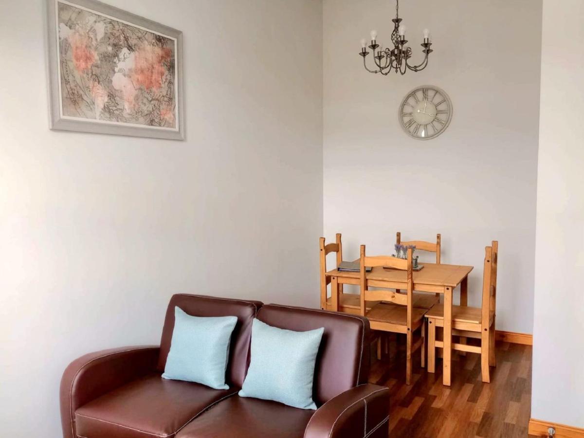 Old Edinburgh Court By Interhome Apartment Inverness