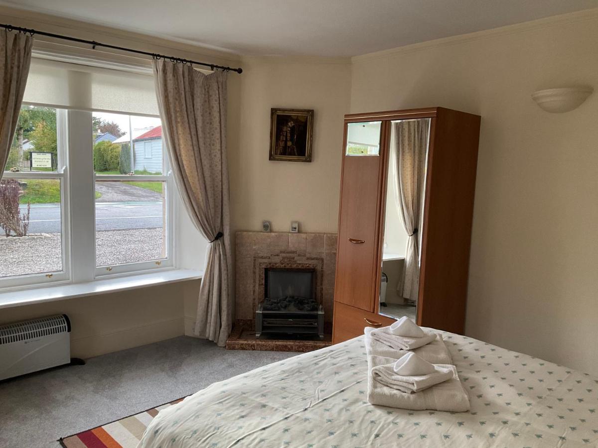 Three-bedroom Old Free Parking *