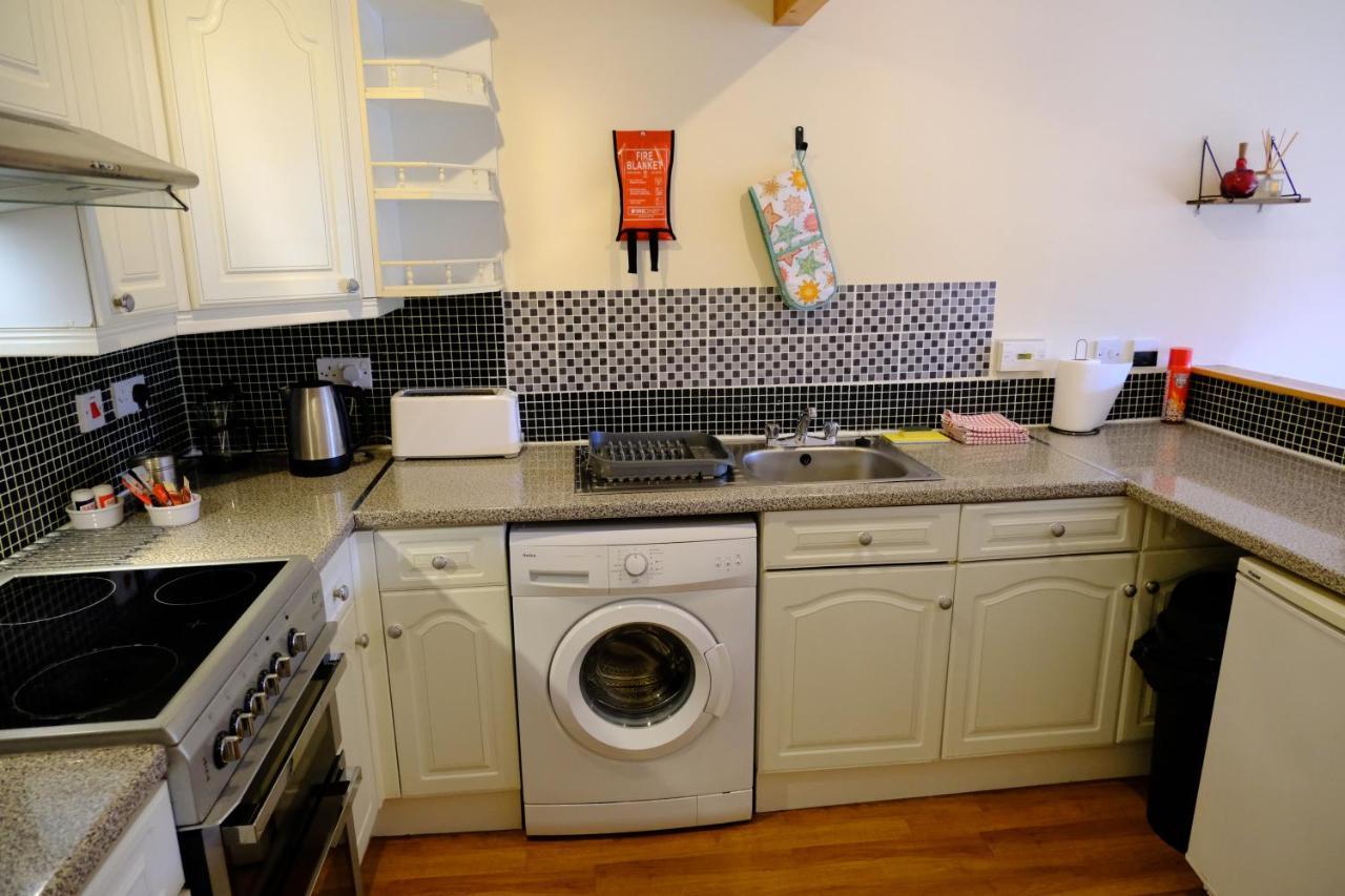 Lovely 1-bedroom With Free Parking Apartment