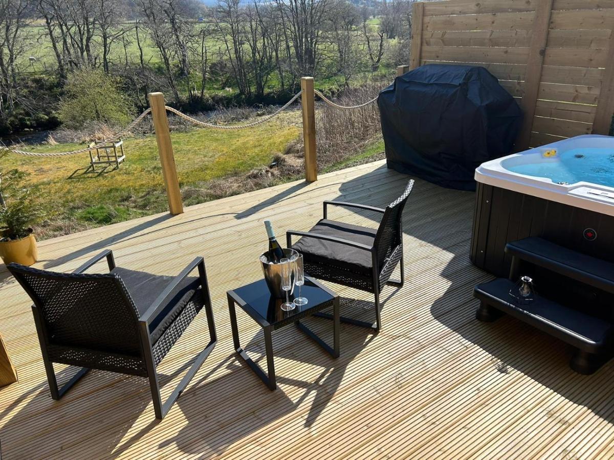 River Huts, Highland River Retreat With Hot Tub *