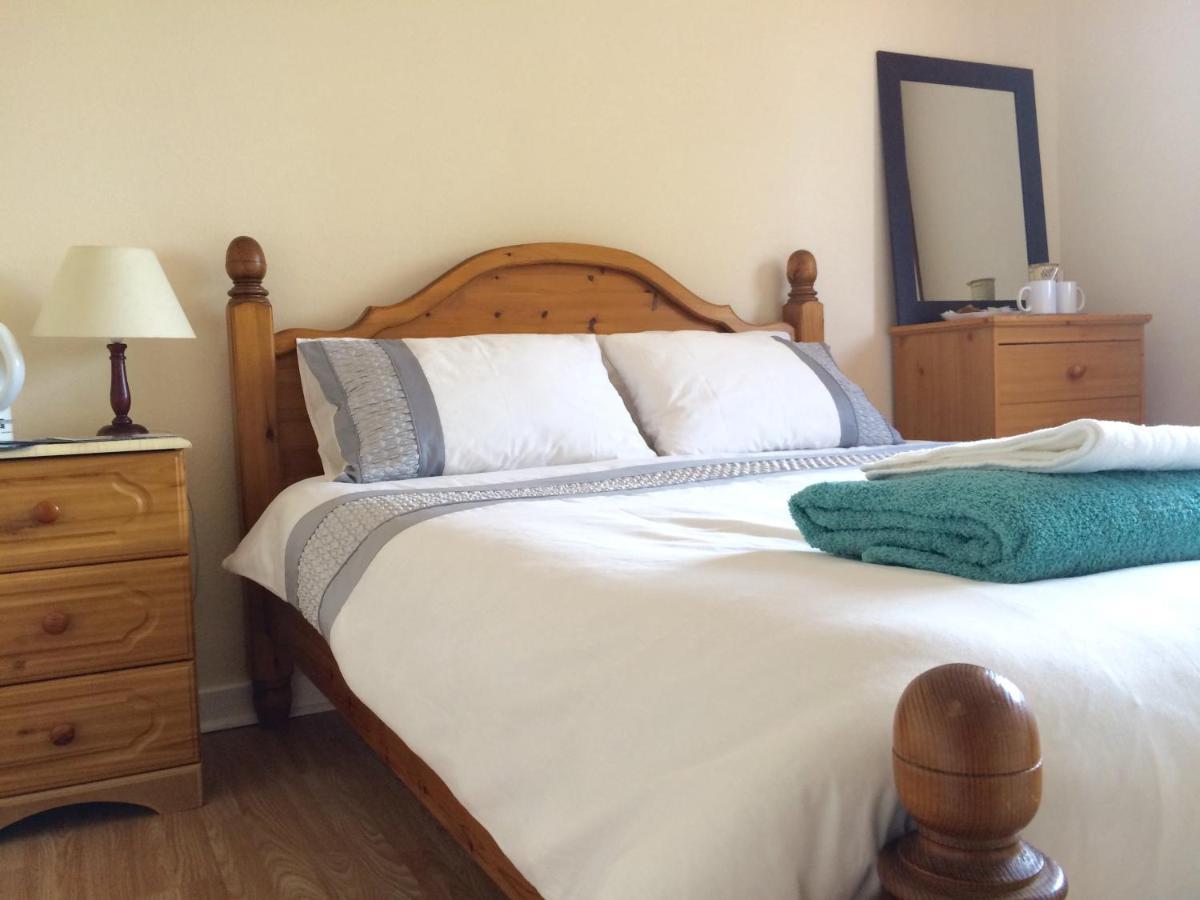 Invermac House Guest house *
