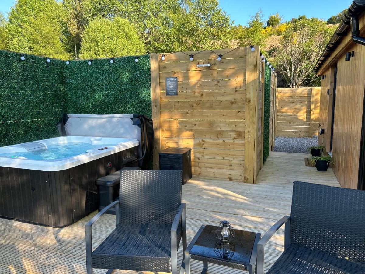 Campsite River Huts, Highland River Retreat With Hot Tub Inverness