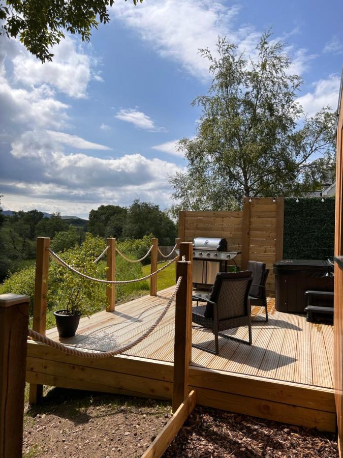 Campsite River Huts, Highland River Retreat With Hot Tub *
