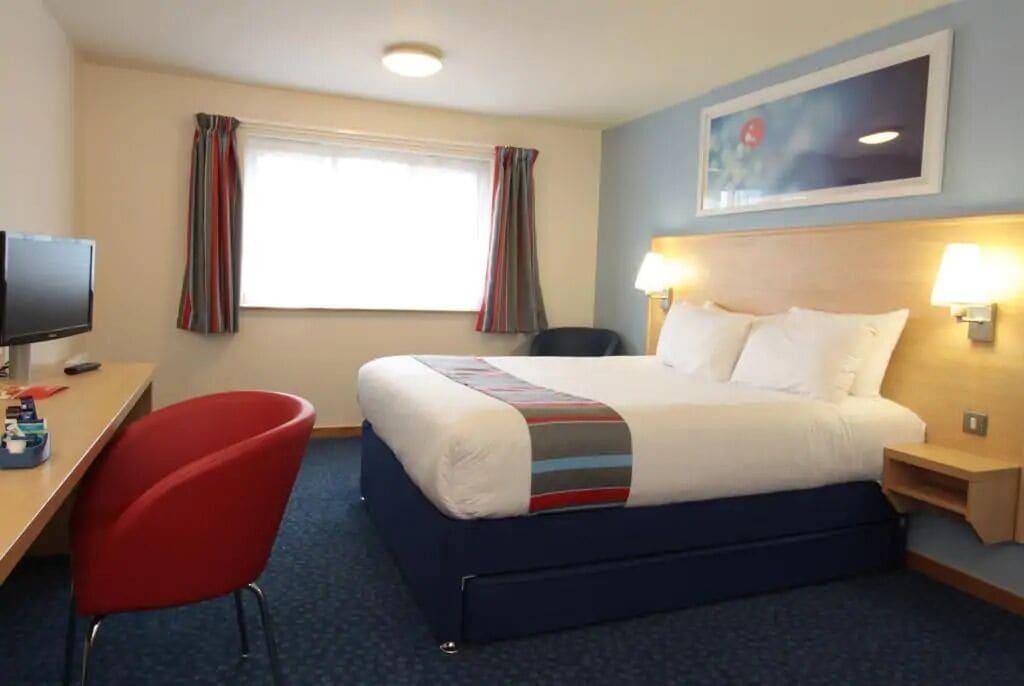 Travelodge Fairways 3*