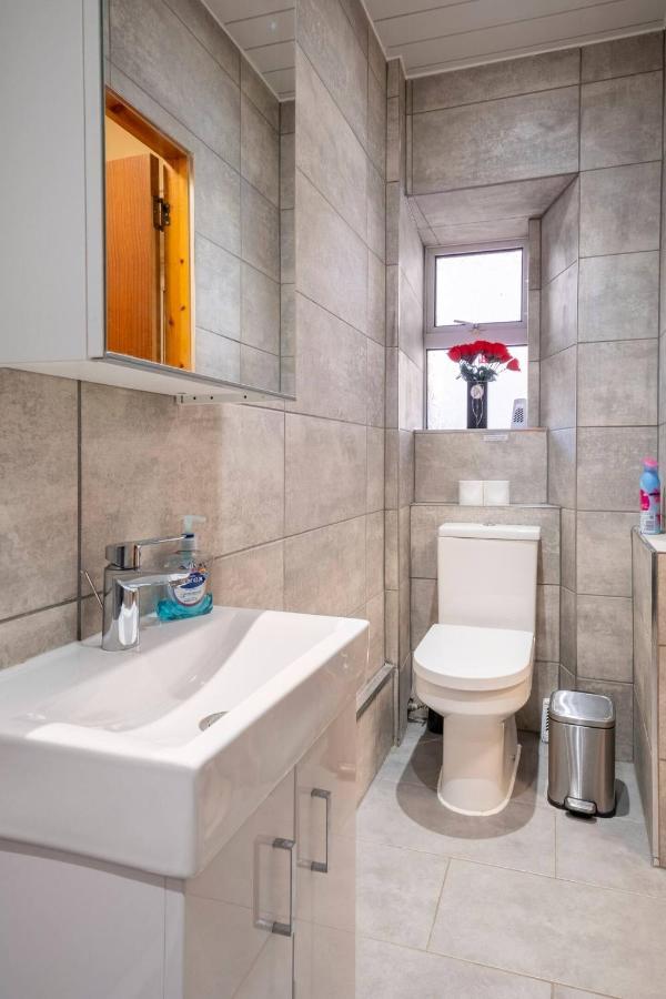 2 Bed Ness - Court Apartment *