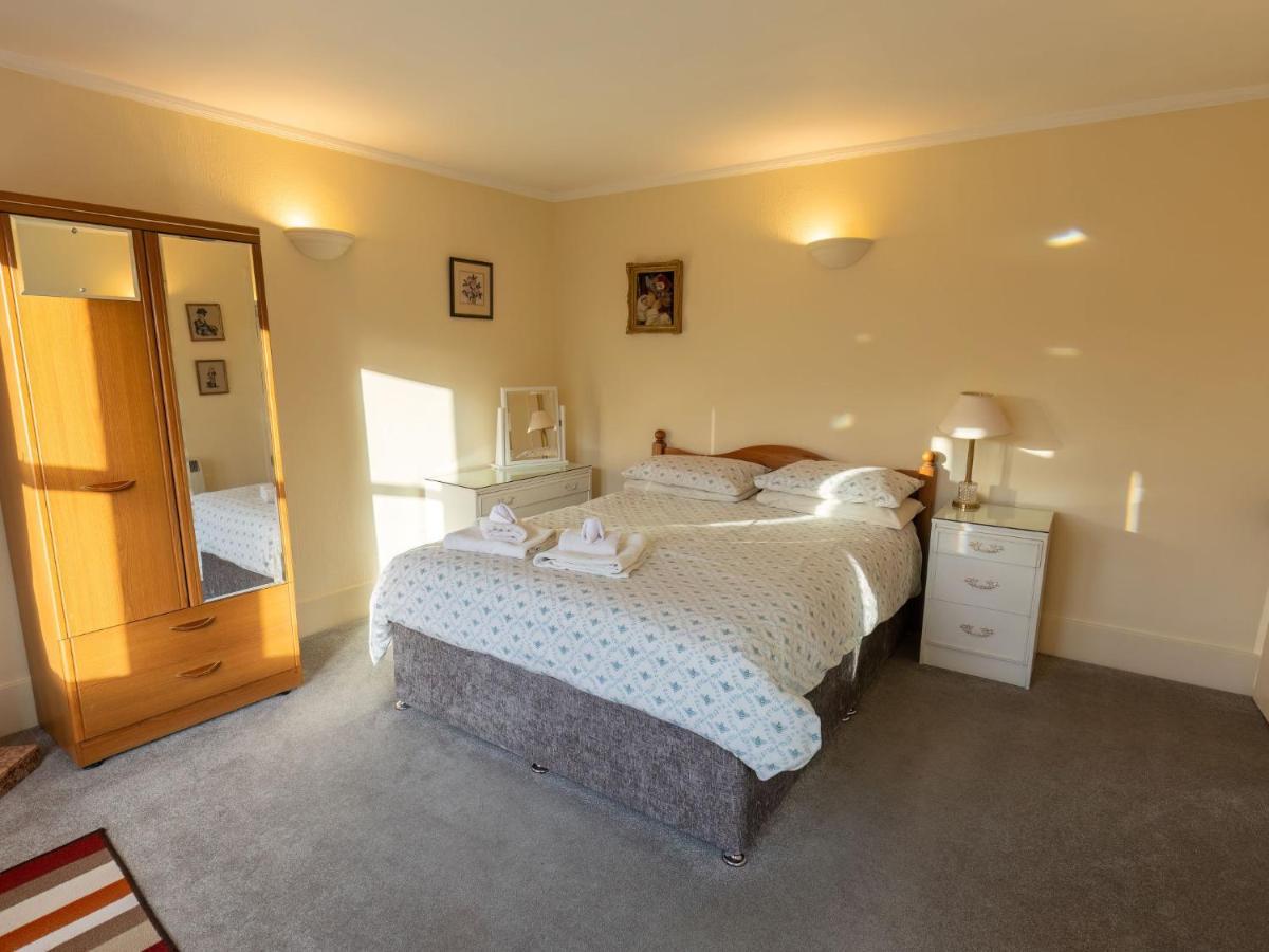 Holiday home Road-2 By Interhome