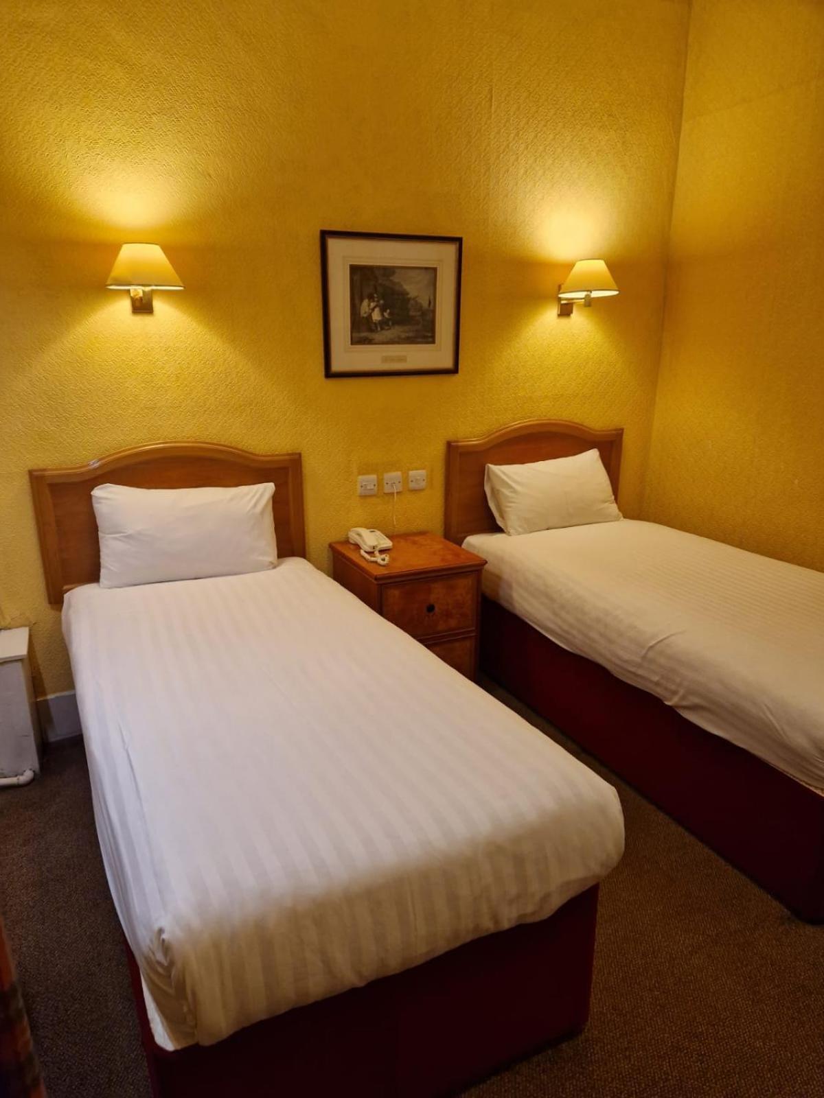 The Royal Highland 3*