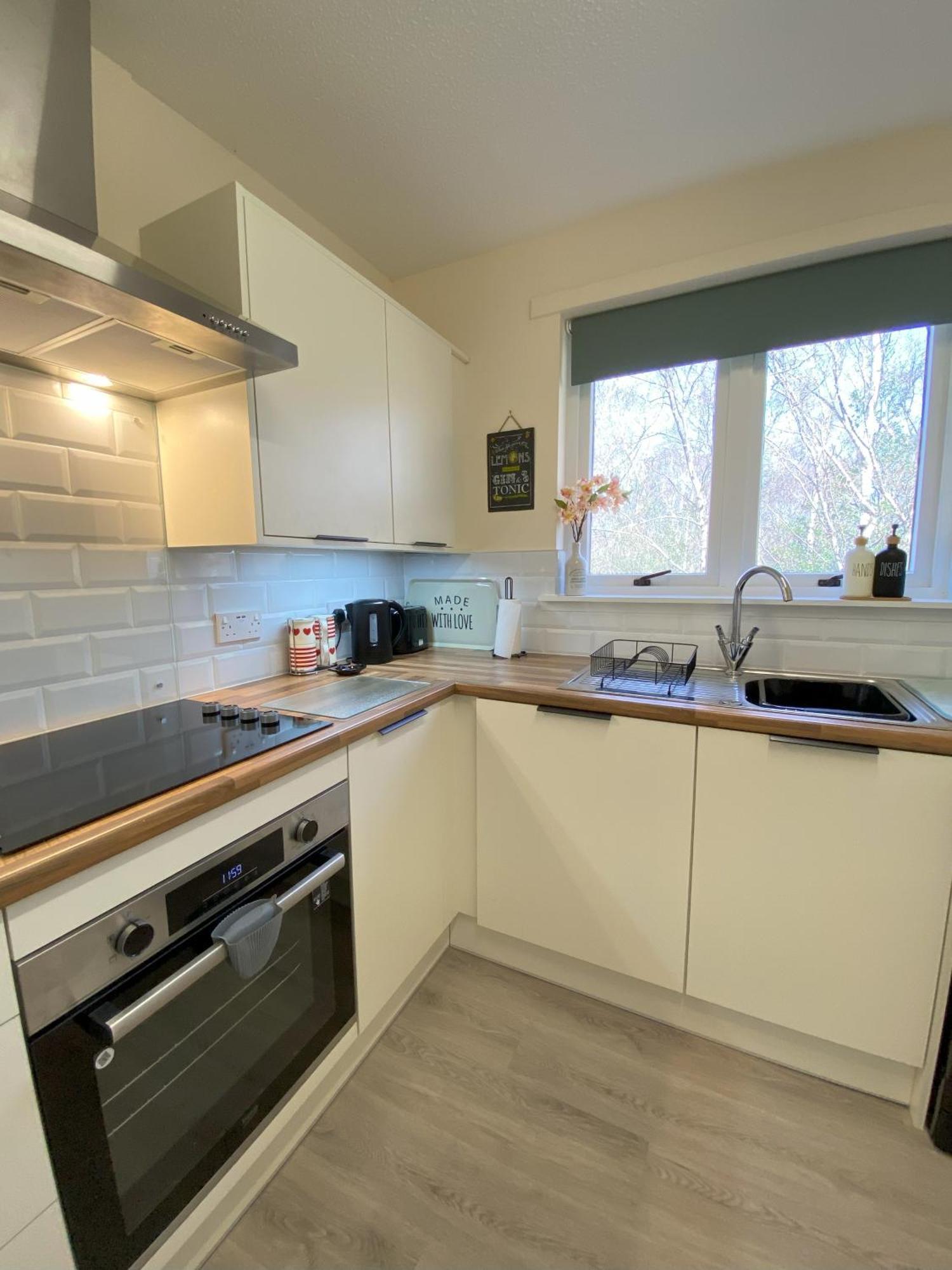 Treetops - Bright 2 Bed Flat - Super Location Apartamento *